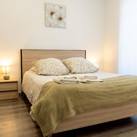 A L'Ombre Du Pin "1" - Ground-Floor T3 Near Disneyland And Paris, 1-6 Guests Le Pin  Екстер'єр фото