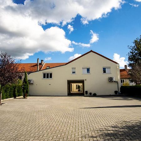 A L'Ombre Du Pin "1" - Ground-Floor T3 Near Disneyland And Paris, 1-6 Guests Le Pin  Екстер'єр фото